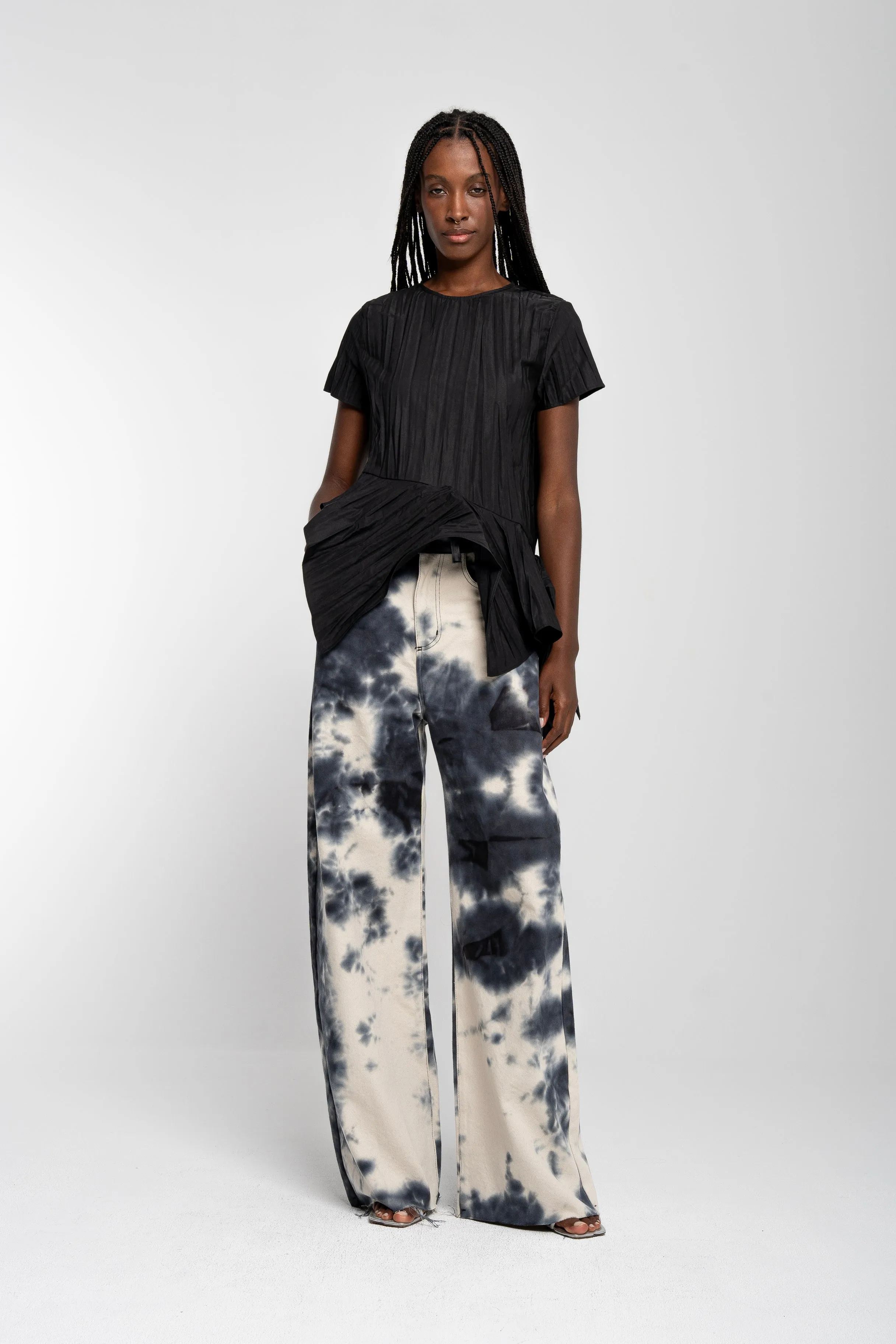 BLACK CAP SLEEVE PLISSE T-SHIRT