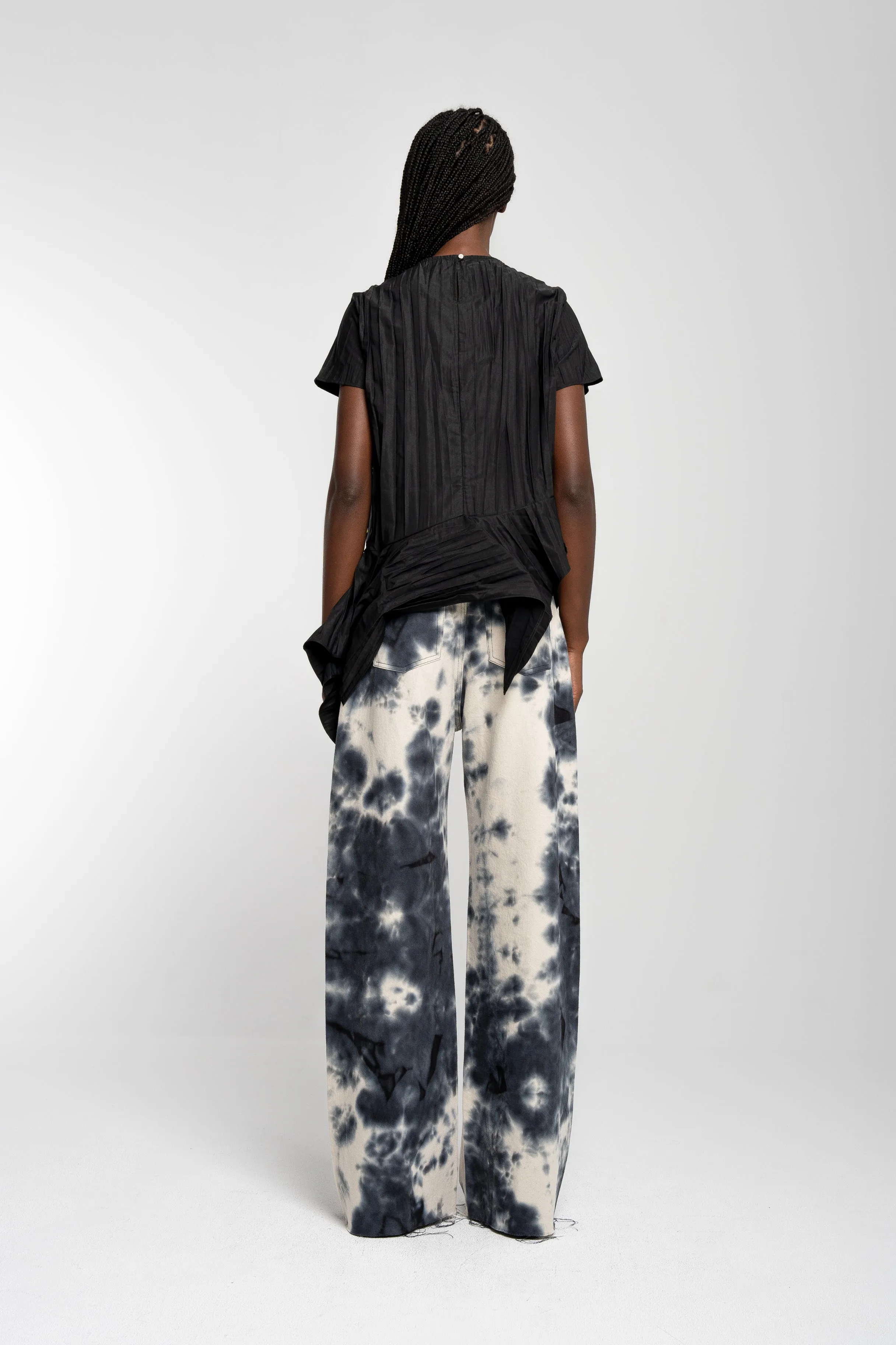 BLACK CAP SLEEVE PLISSE T-SHIRT