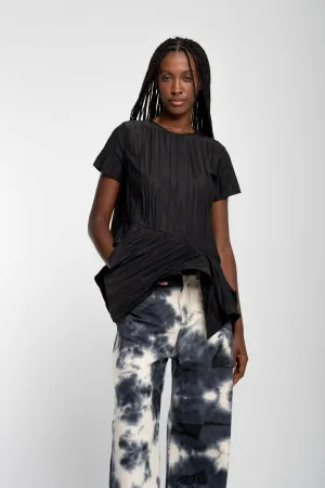 BLACK CAP SLEEVE PLISSE T-SHIRT