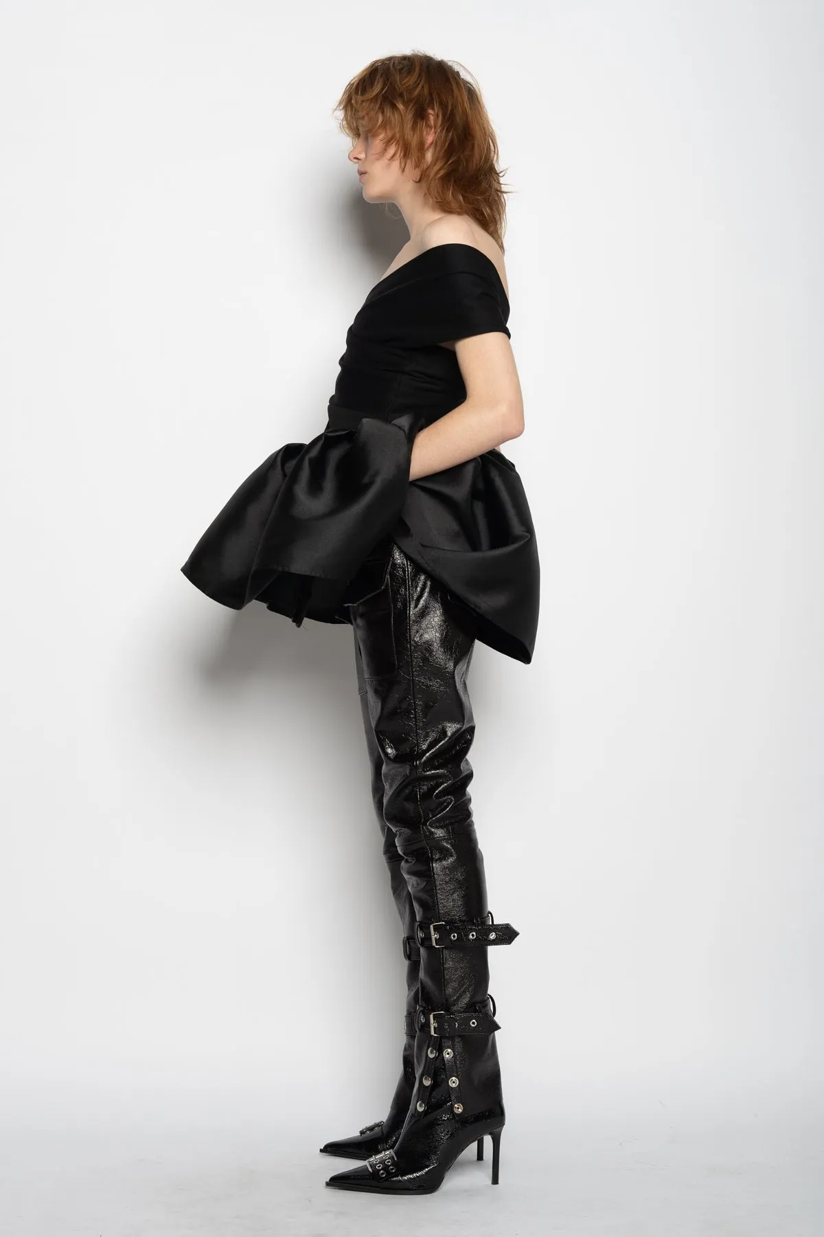 BLACK OFF SHOULDER TOP
