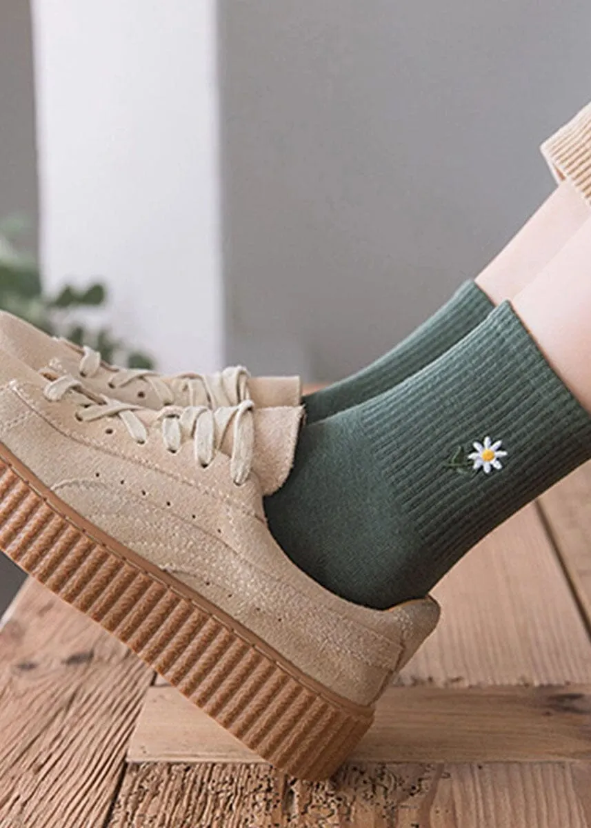 Daisy Embroidered Crew Socks - Green