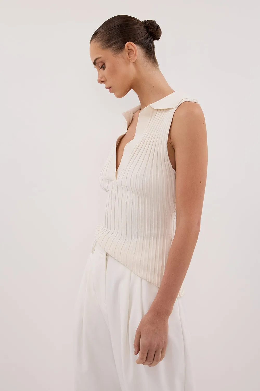 HAL PLASTER SLEEVELESS KNIT TOP
