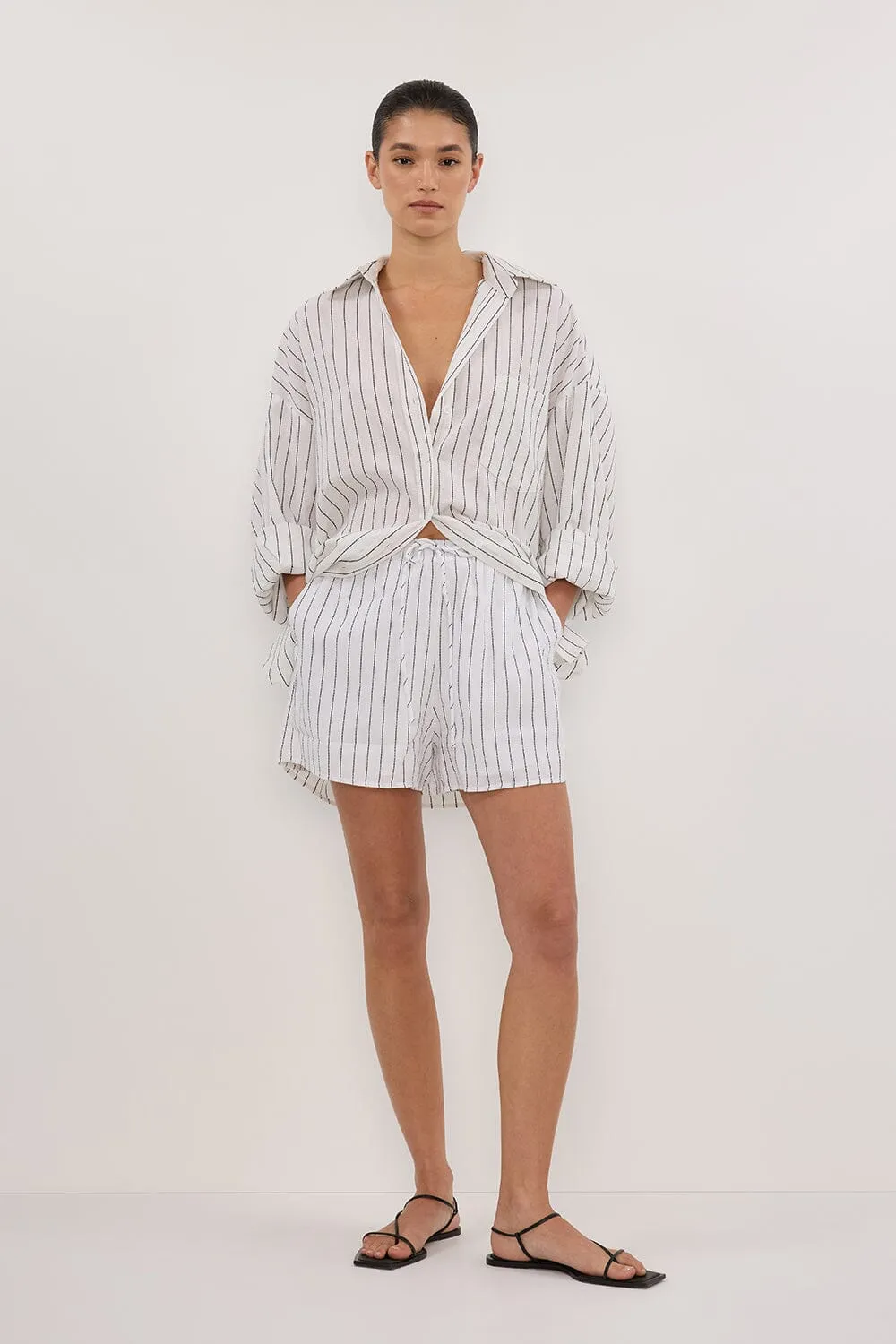 OLLIE WHITE STRIPE SHORT
