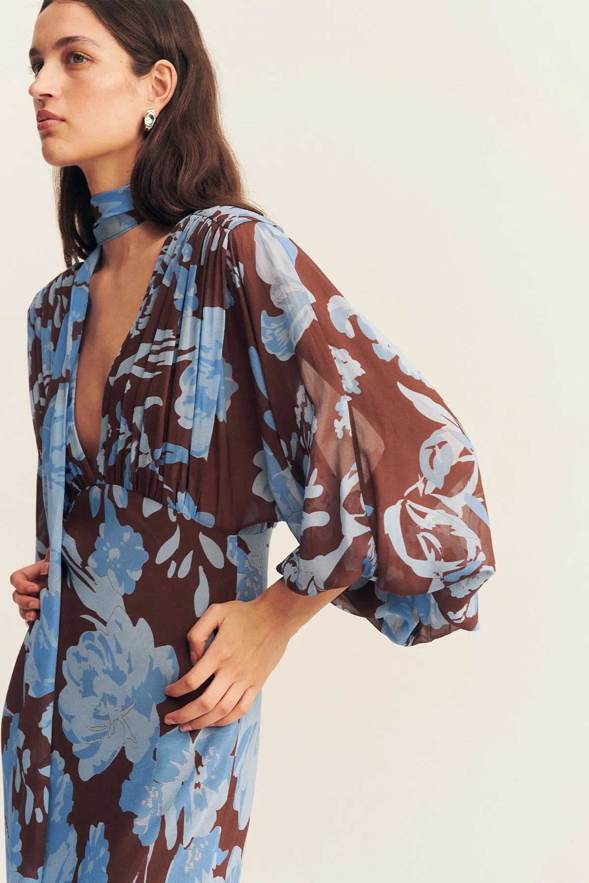 OLSON PLUNGE BALLOON SLEEVE MAXI DRESS