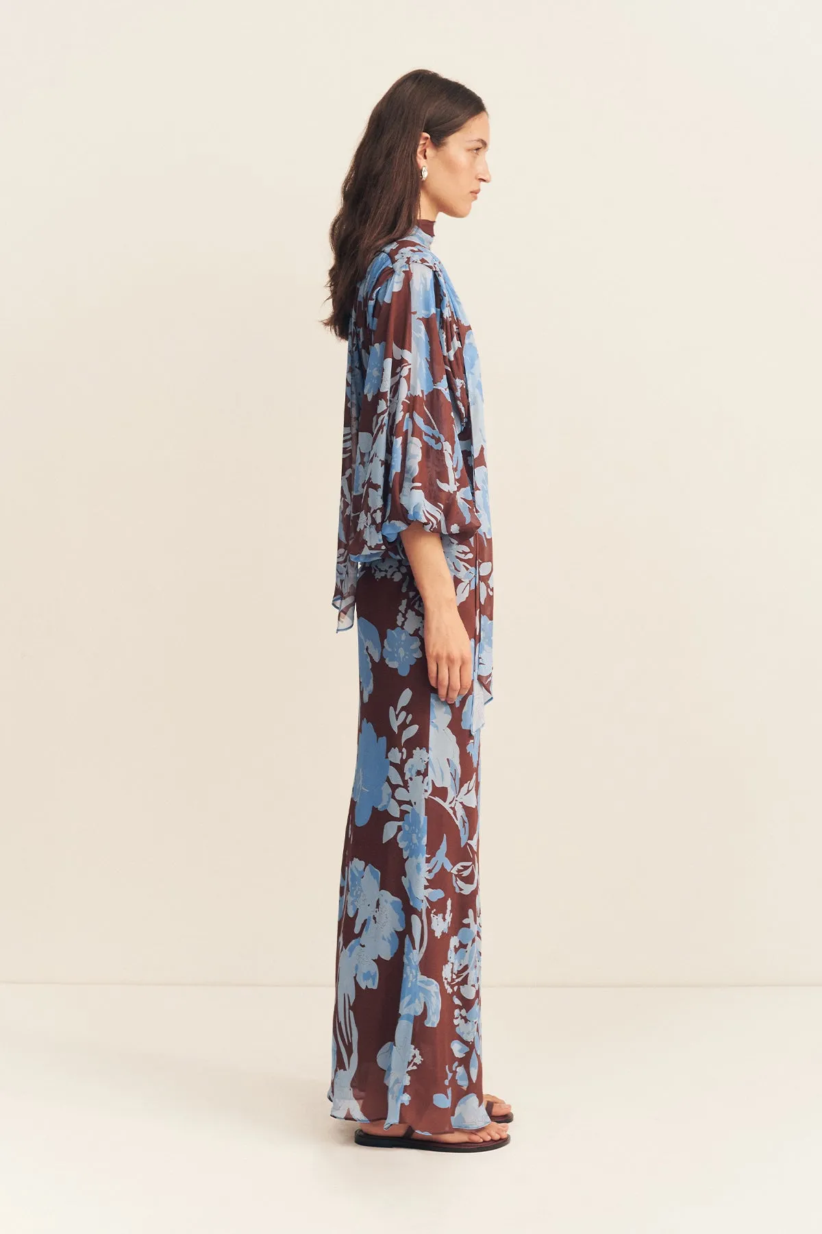 OLSON PLUNGE BALLOON SLEEVE MAXI DRESS