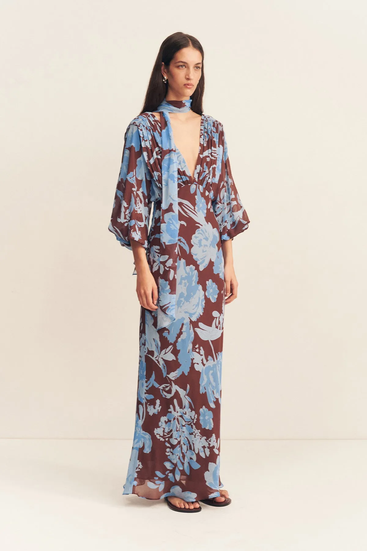 OLSON PLUNGE BALLOON SLEEVE MAXI DRESS