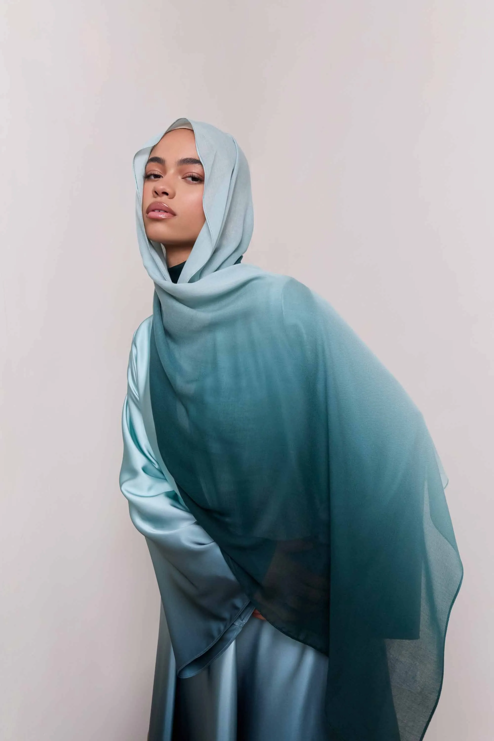 Ombre Modal Hijab - Night Pine