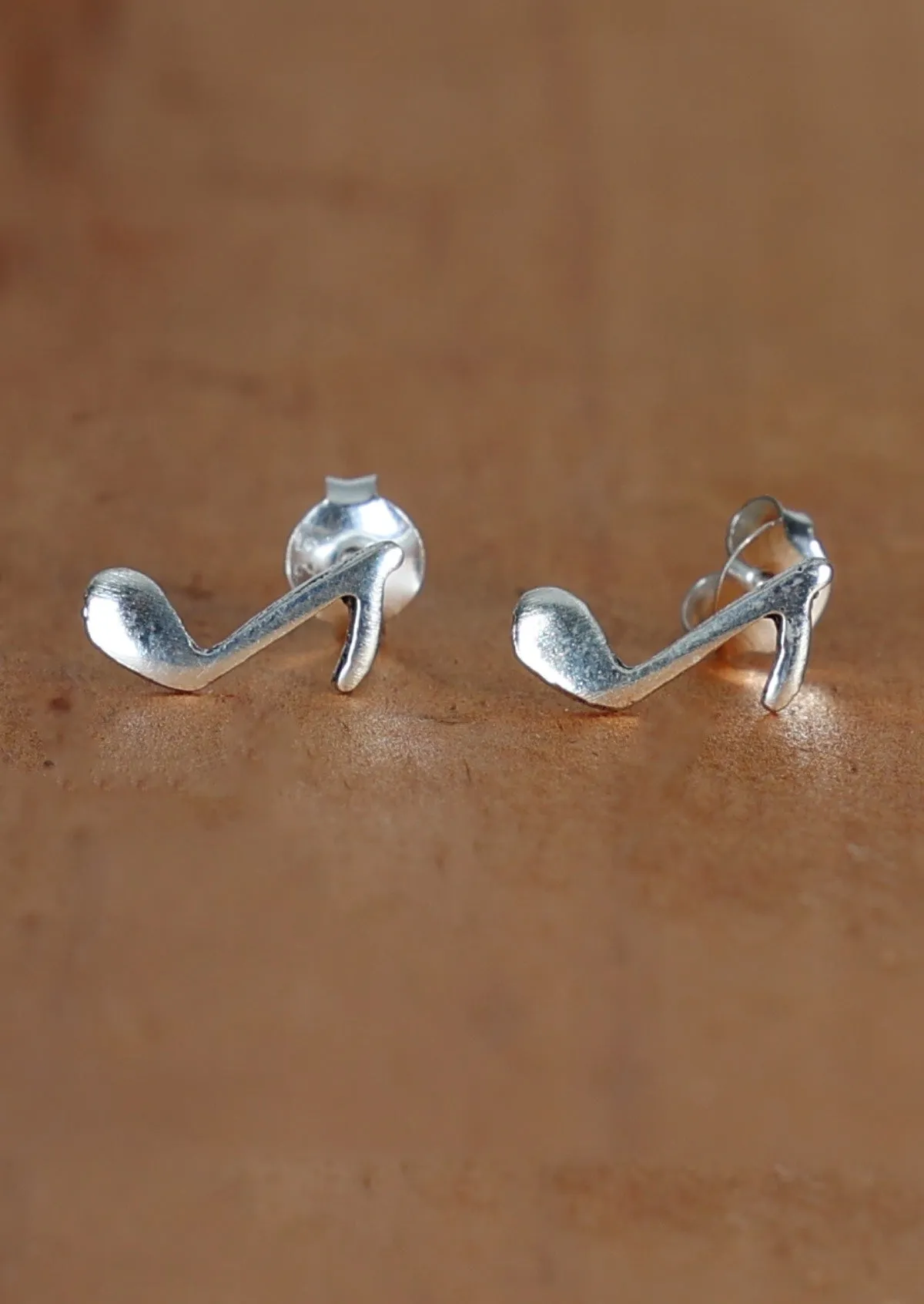 Quaver Silver Studs