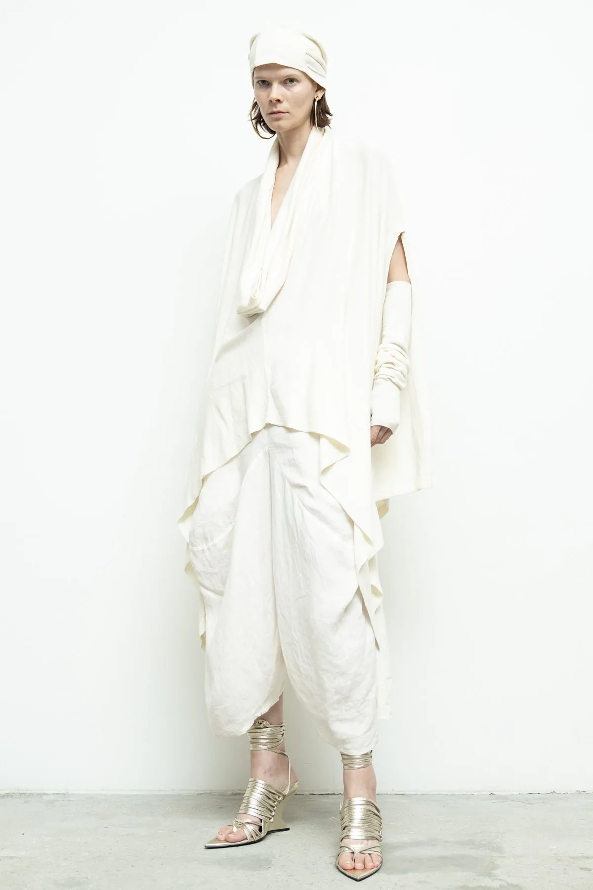 Serius Sleeveless Sweater