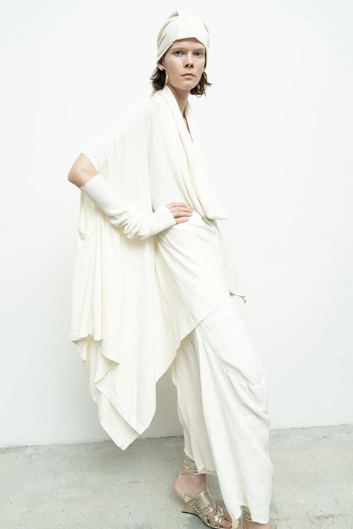 Serius Sleeveless Sweater